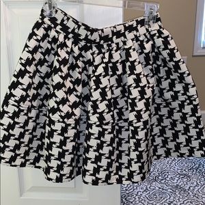 Express houndstooth skirt
